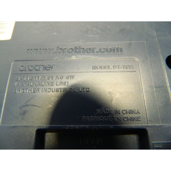 Brother P-Touch PT-1880 Label Maker With 12MM White Tape - Picture 6 of 9